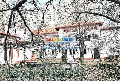 Casă cu 14 camere cu Teren 400 Mp în Baba Novac