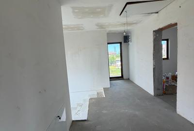 Casă cu 5 camere cu Canalizare în Central - 13
