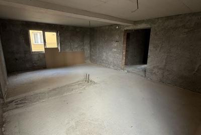 Casă cu 4 camere în Livezile - 2