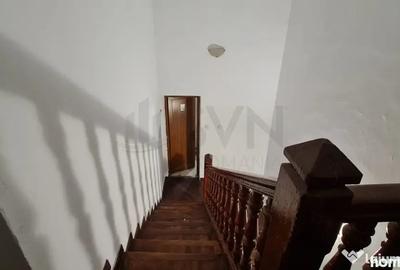 Casă cu 5 camere cu Teren 226 Mp în Central