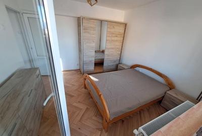 Apartament cu 2 camere semidecomandat în Intim