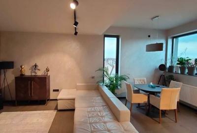 Apartament cu 2 camere semidecomandat în Tractorul - 4