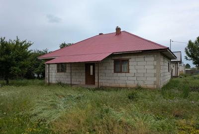 Casă cu 4 camere decomandat în Movila