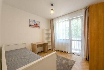 Apartament cu 3 camere decomandat, mobilat în Central