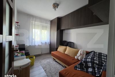 Apartament cu 3 camere semidecomandat în Micro 14