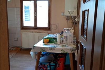 Apartament cu 3 camere decomandat în Bucovina
