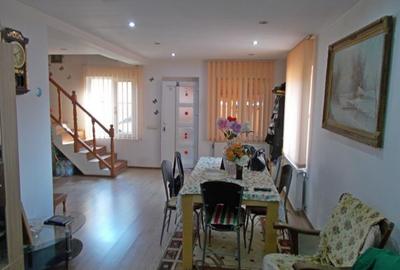 Casă cu 5 camere cu Teren 274 Mp în Giroc