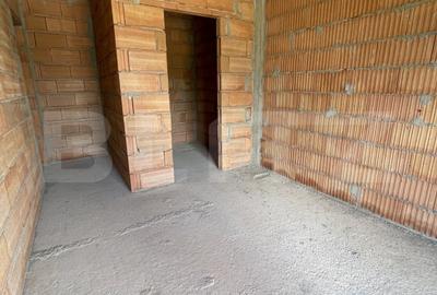 Apartament cu 3 camere decomandat în Calea Moldovei