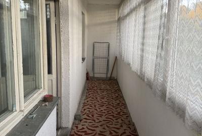 Garsonieră decomandată în Rovine