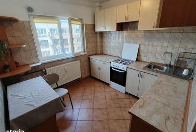 Apartament cu 3 camere decomandat în Tineretului