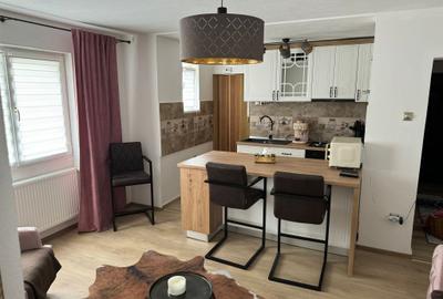 Apartament cu 3 camere semidecomandat, mobilat în Sud-Est