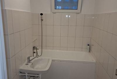 Apartament cu 2 camere semidecomandat în Florilor