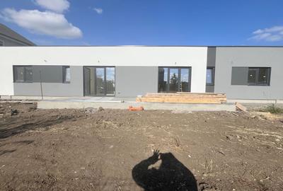 Duplex cu 3 camere cu Canalizare în Dumbrăvița - 1