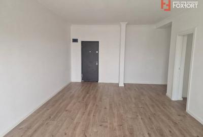 Apartament cu 3 camere decomandat în Torontalului