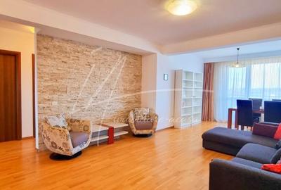 Apartament cu 3 camere semidecomandat în Băneasa