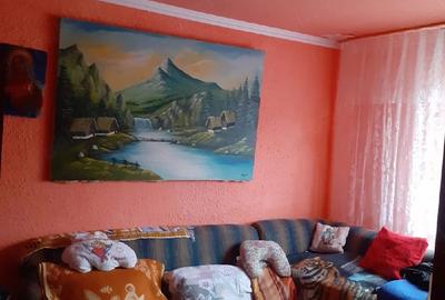 Apartament cu 2 camere decomandat în Petros