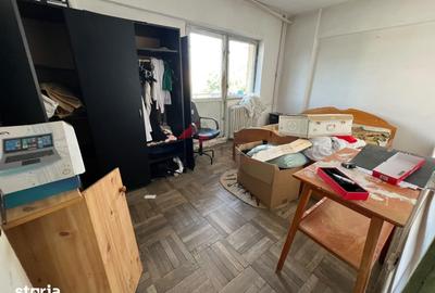 Apartament cu 3 camere decomandat în Bularga