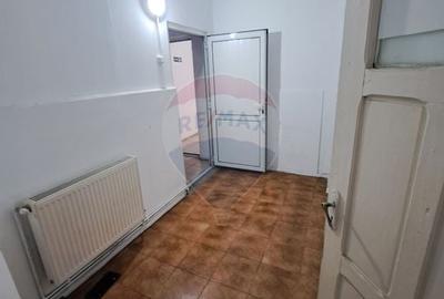 Spațiu comercial, de 160 mp, în 1 Mai - 8
