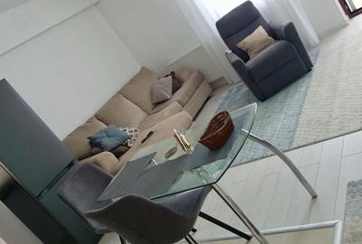 Apartament cu 3 camere decomandat, mobilat în Negru Vodă