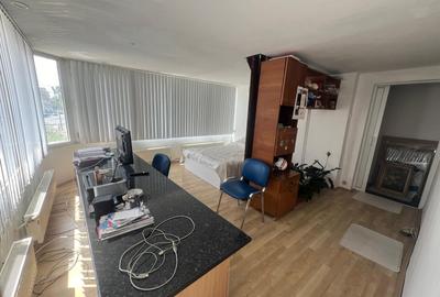 Apartament cu 4 camere decomandat în Port - 2