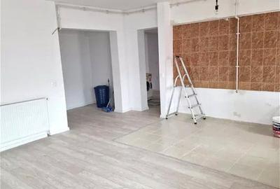 Apartament cu 3 camere semidecomandat în Baciu