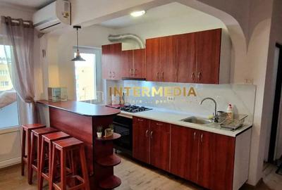 Apartament cu 4 camere semidecomandat, mobilat în Cetate