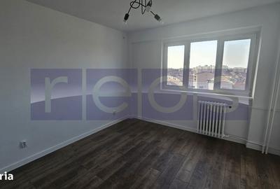 Apartament cu 3 camere decomandat în Titulescu