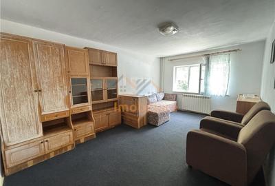 Apartament cu 3 camere decomandat în Decebal