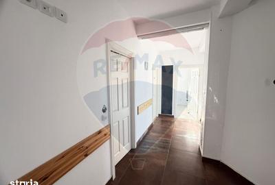 Apartament cu 5 camere în Central - 1