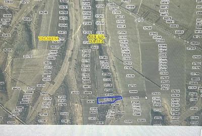 Teren de 10000 mp, în Văcăreni