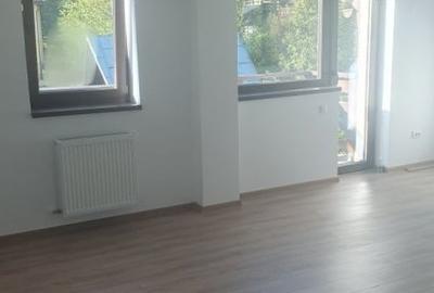 Apartament cu 2 camere decomandat în Platoul Izvor