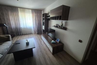 Apartament cu 3 camere decomandat în Central - 2