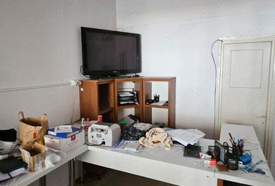 Spațiu comercial, de 60 mp, în Central - 4