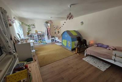 Casă cu 4 camere în Titulescu - 2
