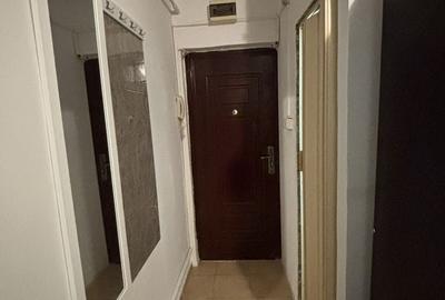 Garsonieră în Girocului