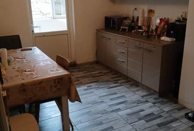 Apartament cu 3 camere decomandat în Uiești - 3