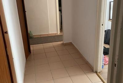 Apartament cu 2 camere decomandat în Titan