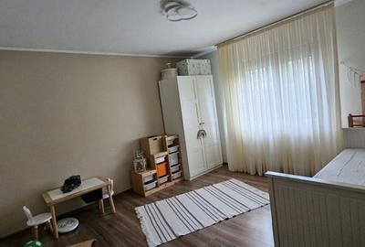 Casă cu 3 camere în Central