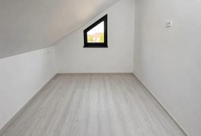 Casă cu Teren 540 Mp în Odaia Manolache - 1