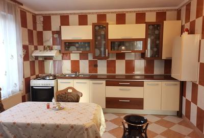 Casă individuală cu 10 camere cu Canalizare în Ștefănești - 6