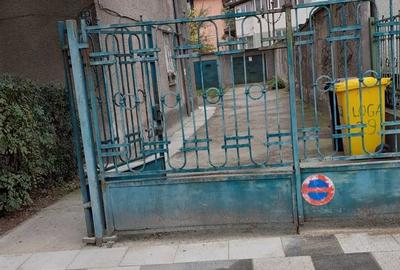 Apartament cu 3 camere semidecomandat în Exterior Vest