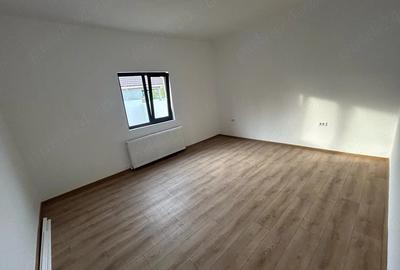 Casă cu 6 camere cu Teren 380 Mp în Central - 8