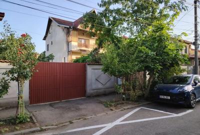 Casă cu 5 camere în Central