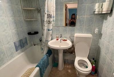 Apartament cu 3 camere decomandat în Berceni