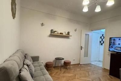 Apartament cu 2 camere semidecomandat, mobilat în Calea Victoriei