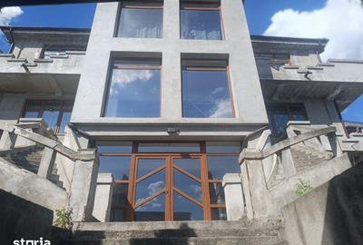 Casă cu 10 camere cu Teren 970 Mp în Calea București - 3