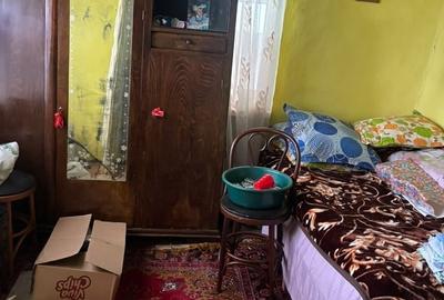 Casă cu 3 camere cu Teren 1400 Mp în Central
