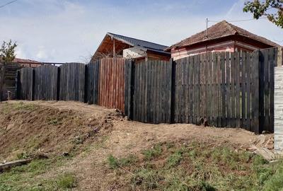Casă cu 3 camere cu Teren 1100 Mp în Bădoși