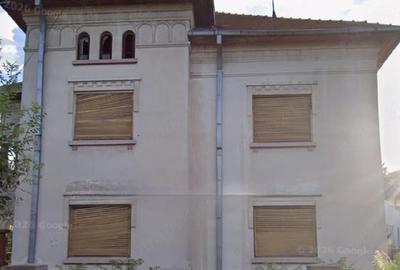 Casă cu Teren 500 Mp în Central
