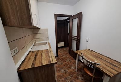 Garsonieră decomandată, mobilată în Tei - 9